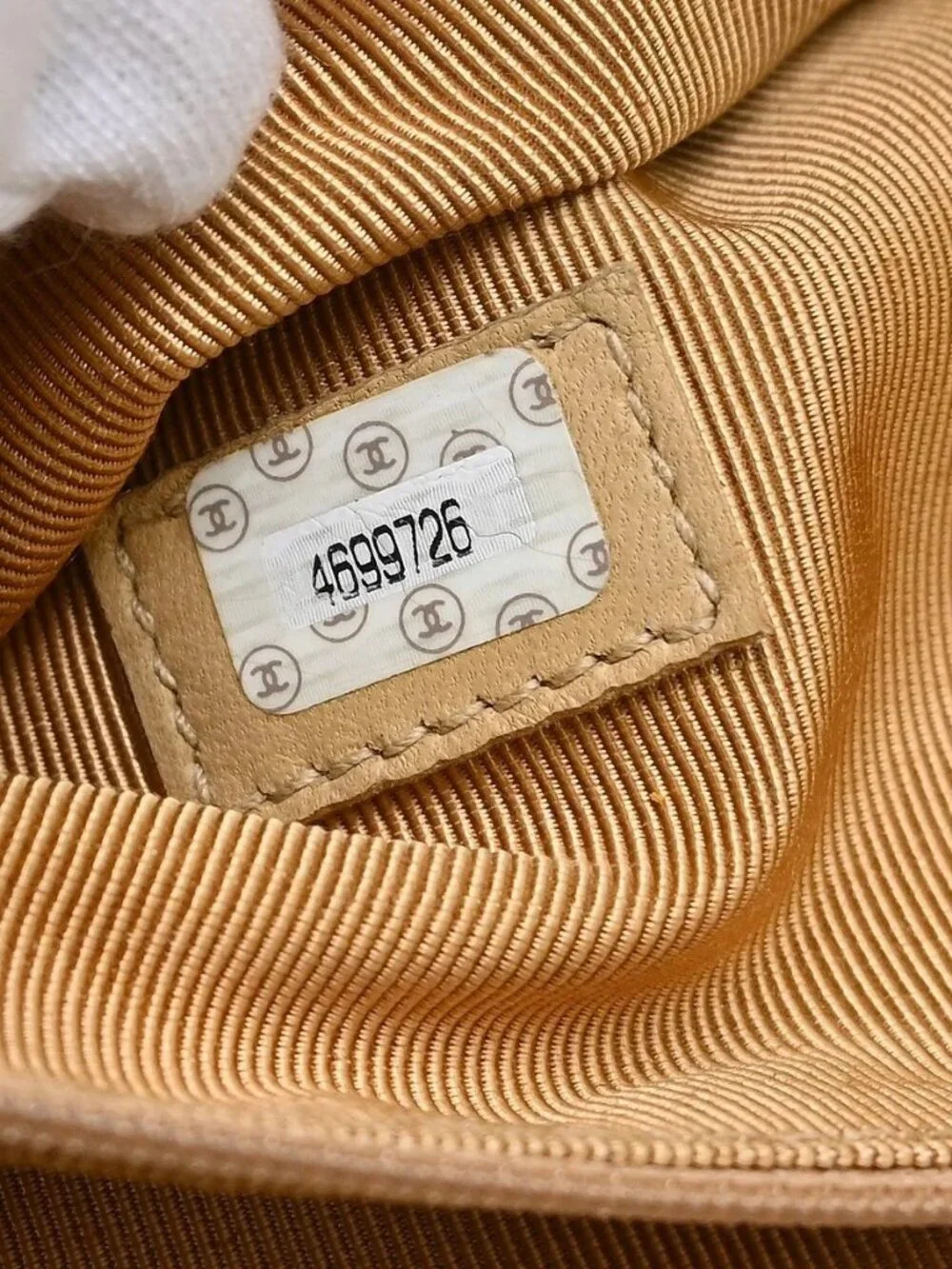 Best07 Chanel Beige Lambskin Handbag KQ01587